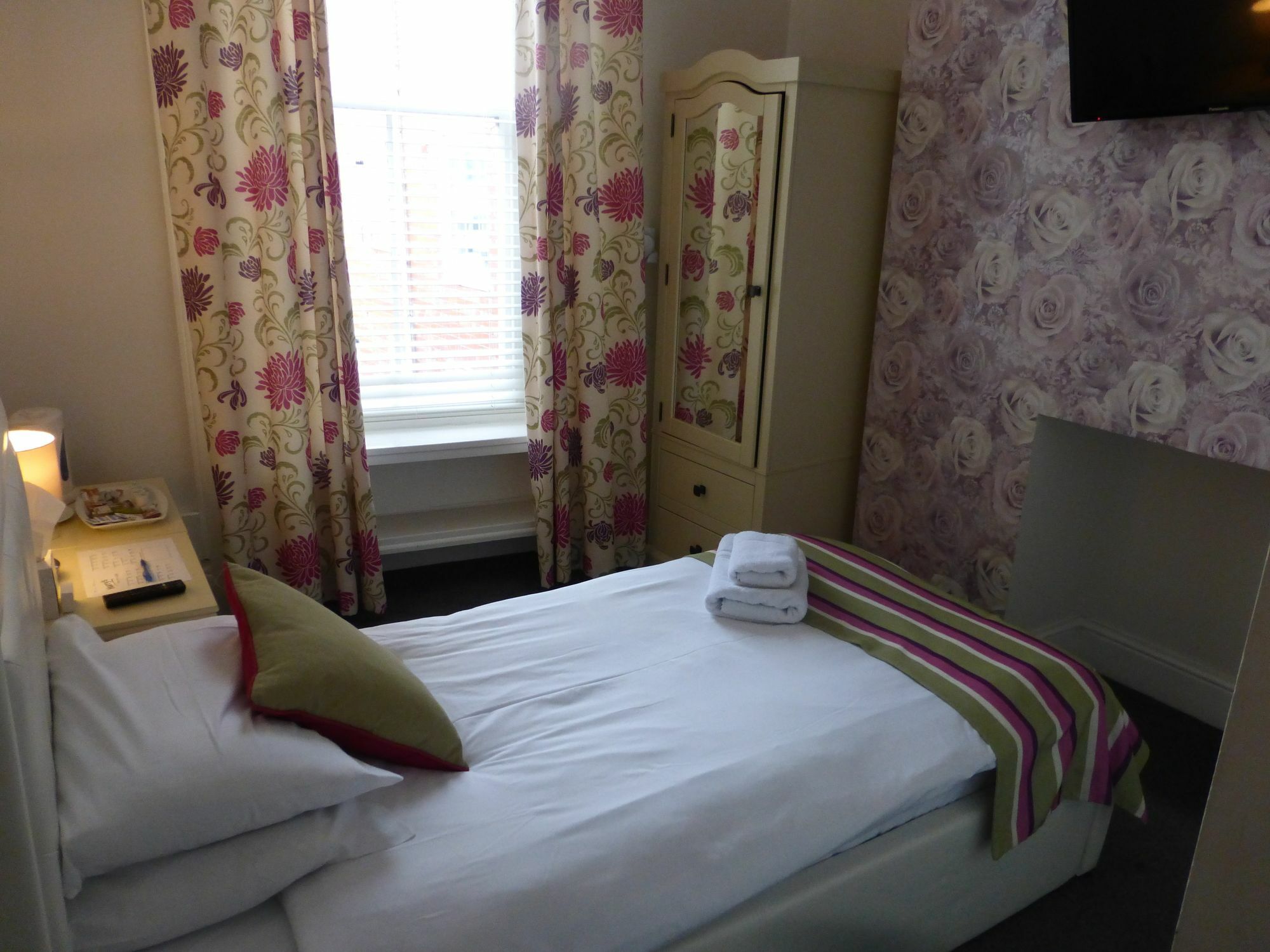Harry'S Hotel & Restaurant Aberystwyth Ngoại thất bức ảnh